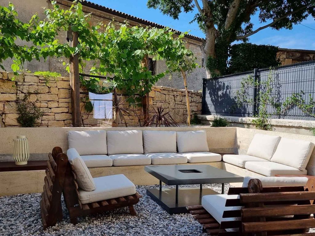 Villa mit Pool und Klima