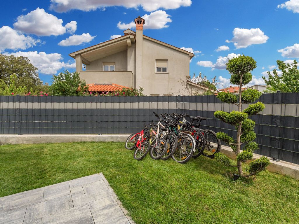 Ferienhaus mit Pool für 6 Personen