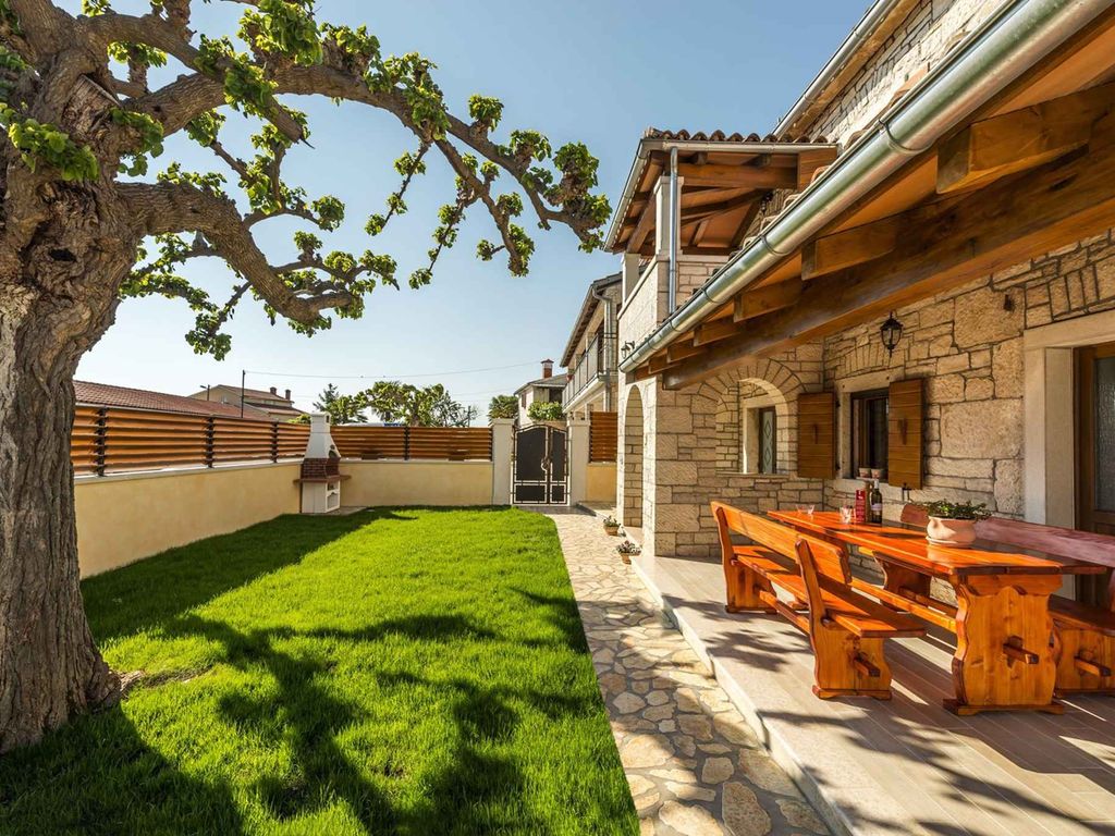 Villa mit eigenem Pool und Garten