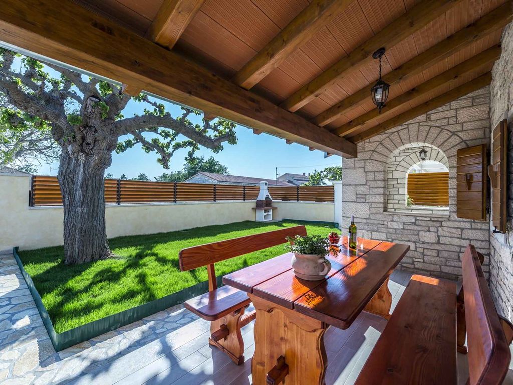 Villa mit eigenem Pool und Garten