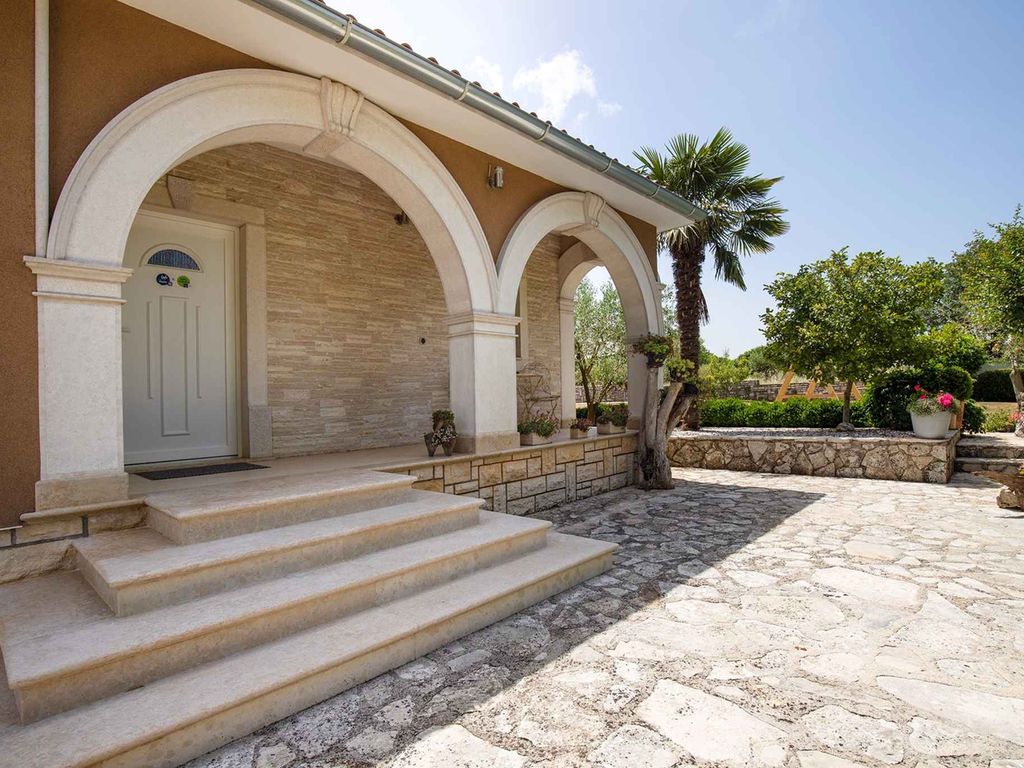 Villa mit Privatpool