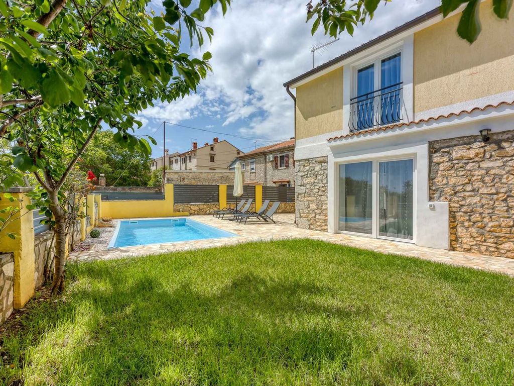 Ferienhaus mit Privatpool und Klimaanlage