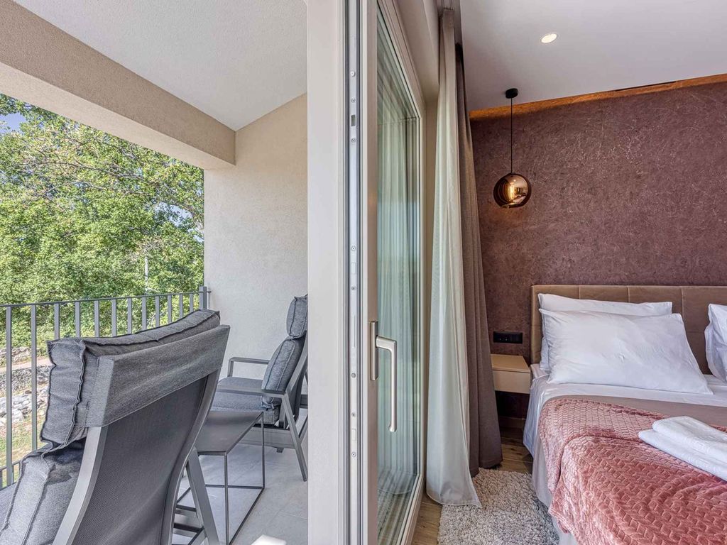 Villa mit Pool und Wellnessbereich