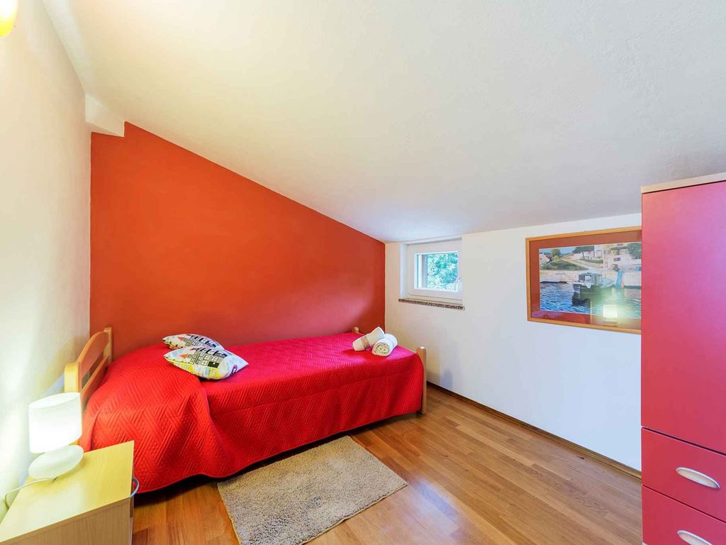 Villa mit Pool und Klimaanlage