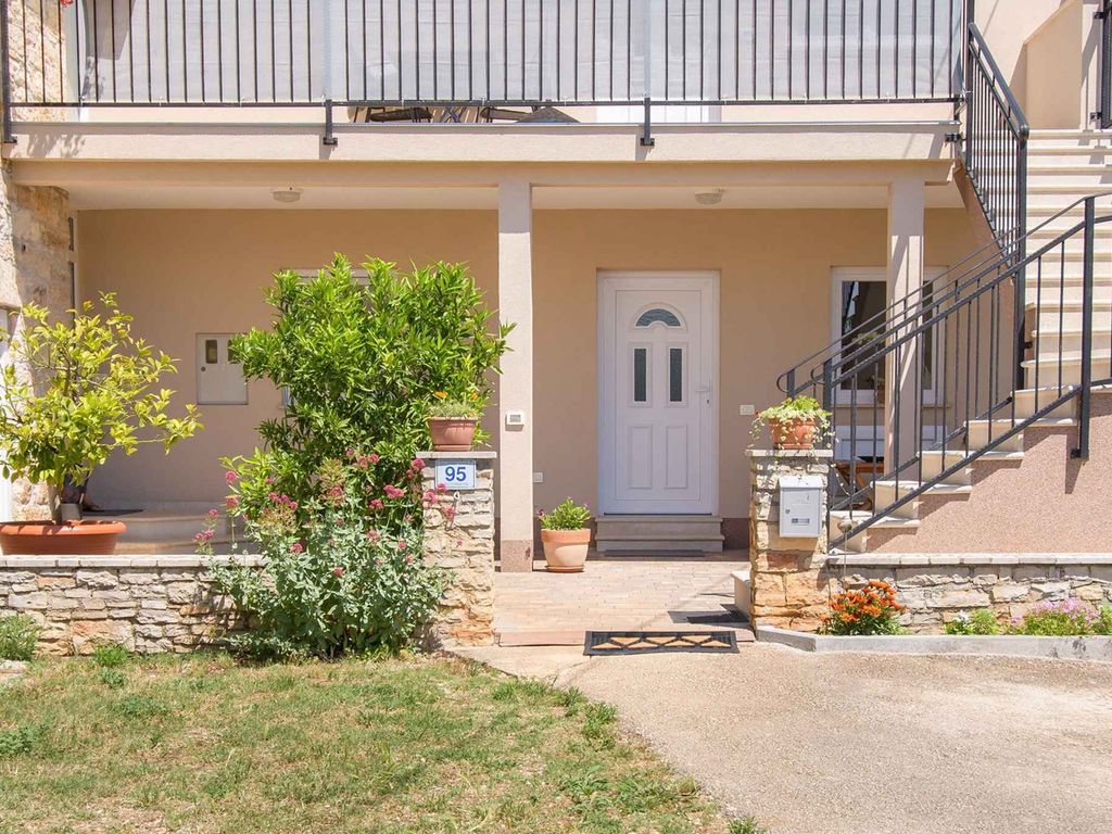 Ferienwohnung mit Klimaanlage mit Terrasse