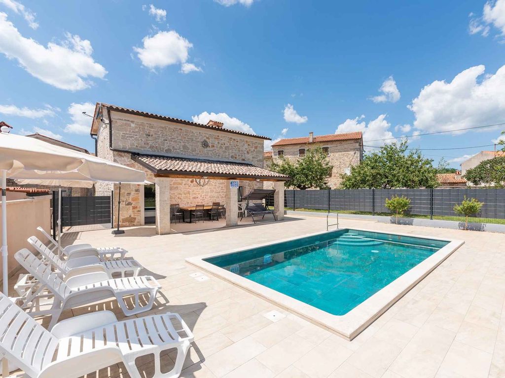 Villa mit Pool