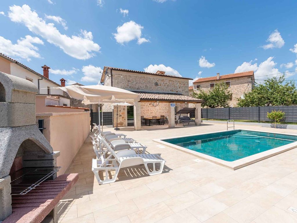 Villa mit Pool
