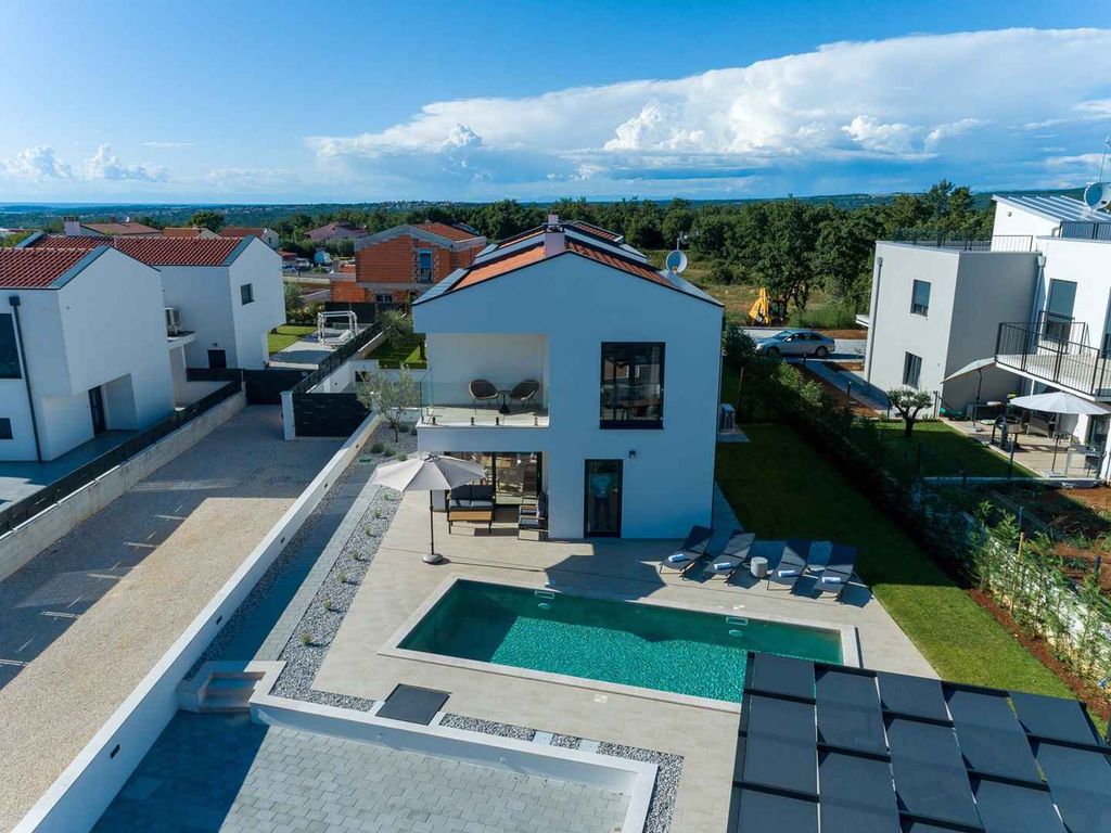 FerienHaus mit Pool