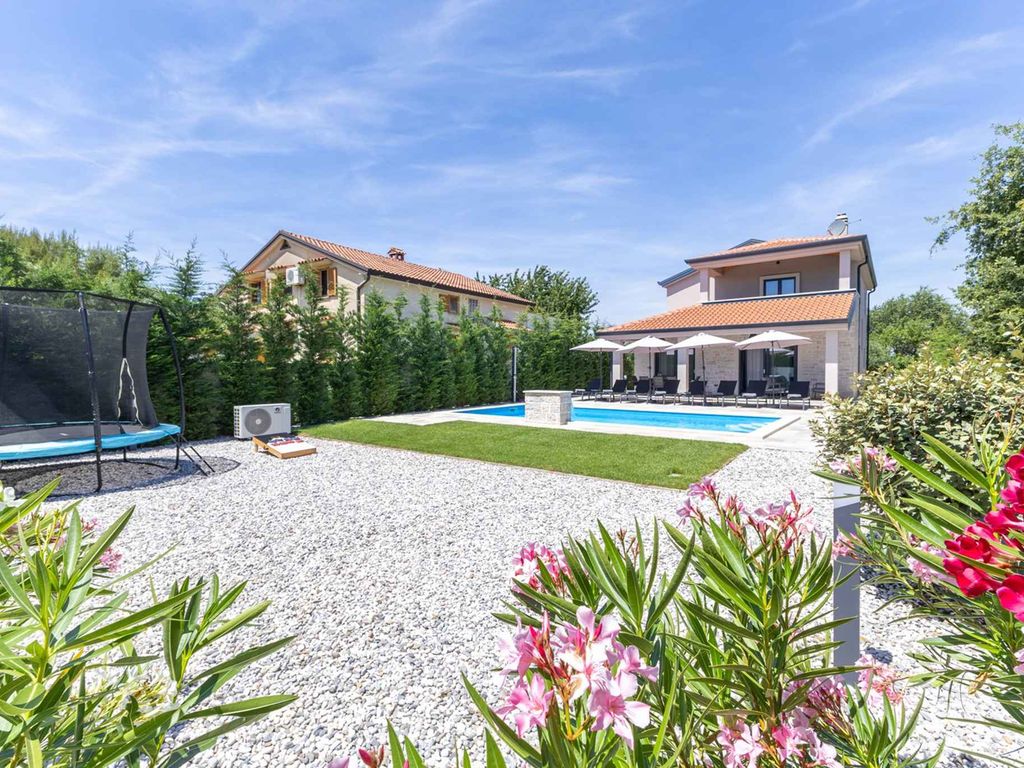 Villa mit Pool