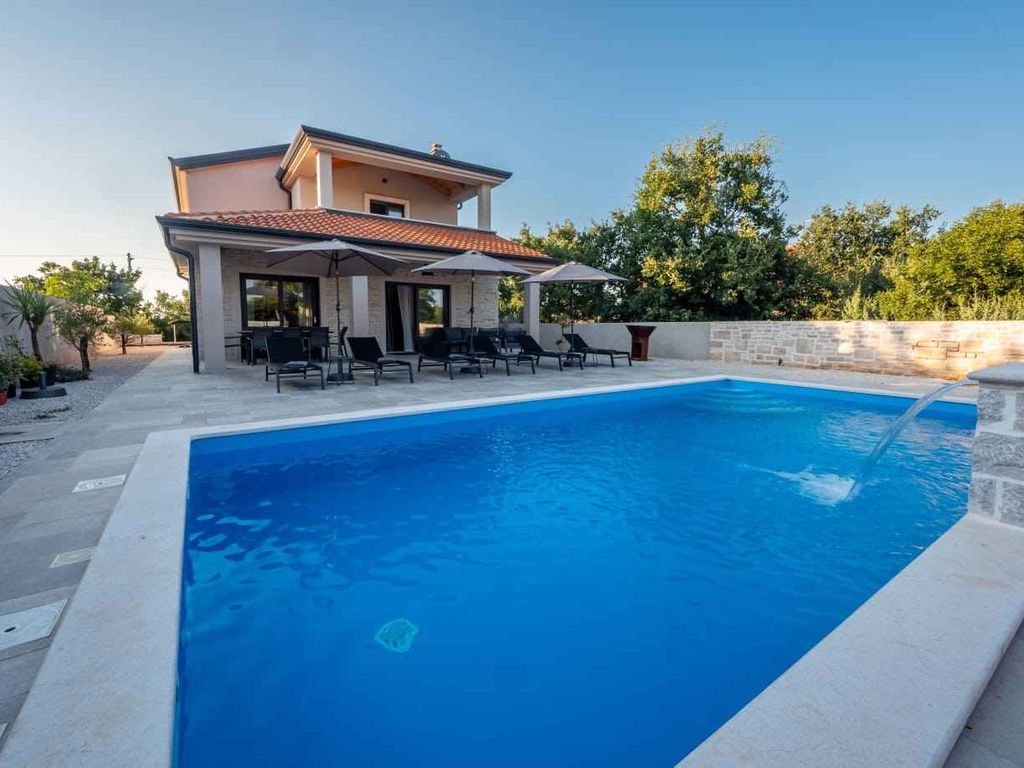 Villa mit Pool