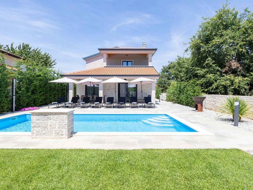 Villa mit Pool