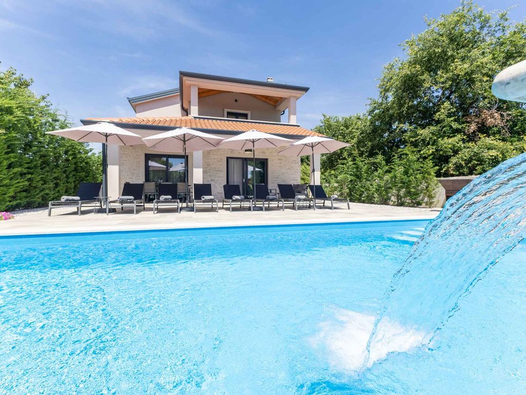 Villa mit Pool