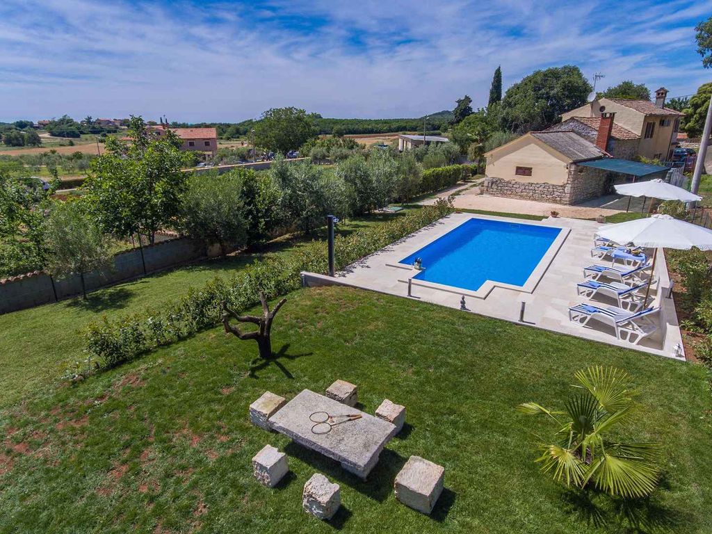 Ferienhaus mit Pool ideal für einen erholsamen Urlaub