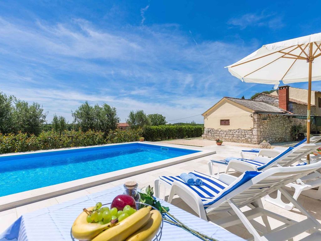 Ferienhaus mit Pool ideal für einen erholsamen Urlaub