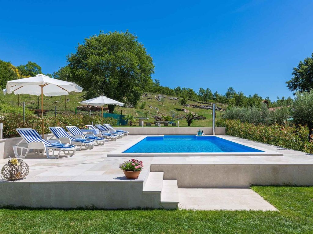 Ferienhaus mit Pool ideal für einen erholsamen Urlaub