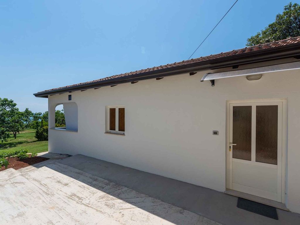 Ferienhaus mit Whirlpool und Meerblick