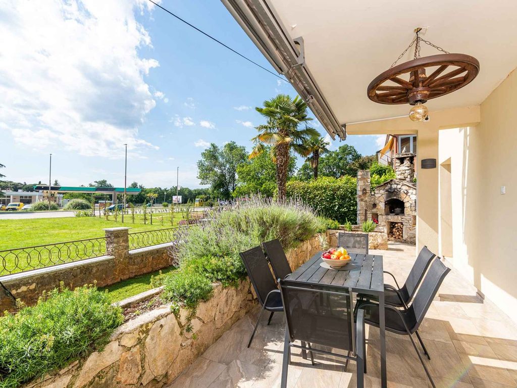 Ferienwohnung mit Klimaanlage und Pool