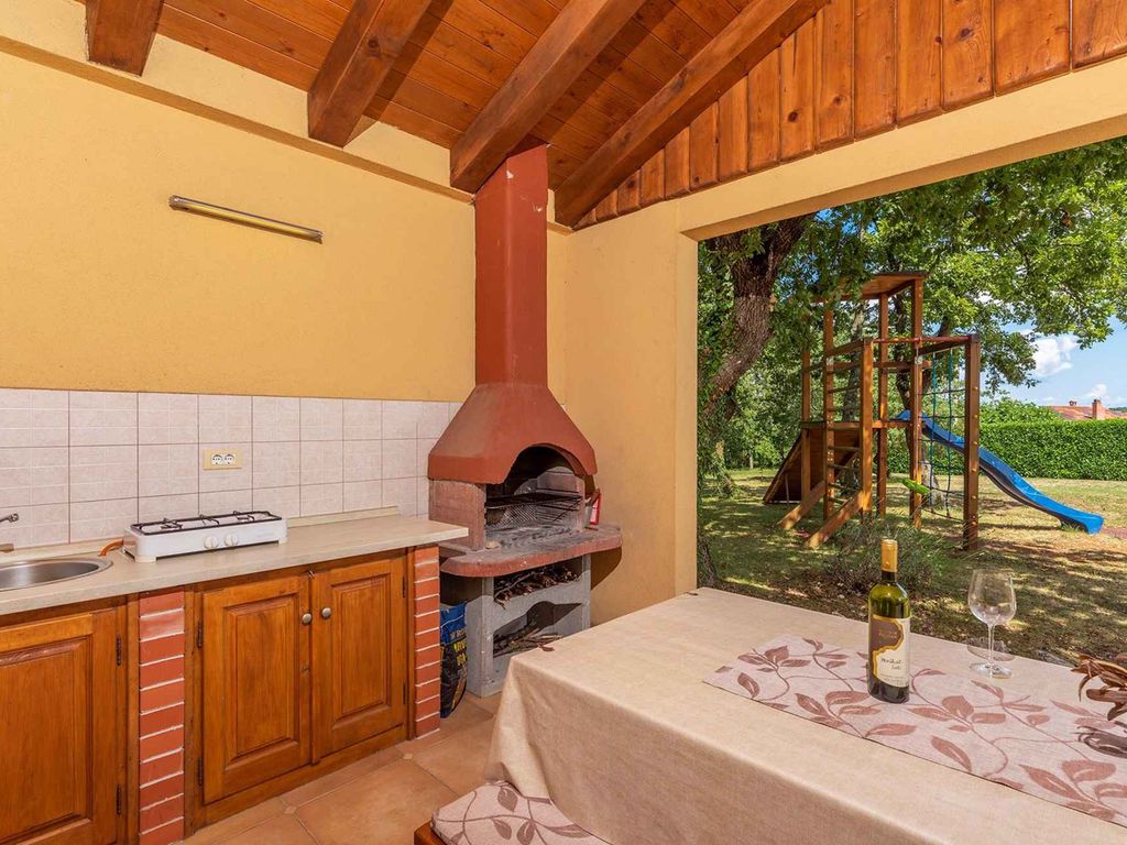 Ferienhaus mit privatem Pool und großem Garten