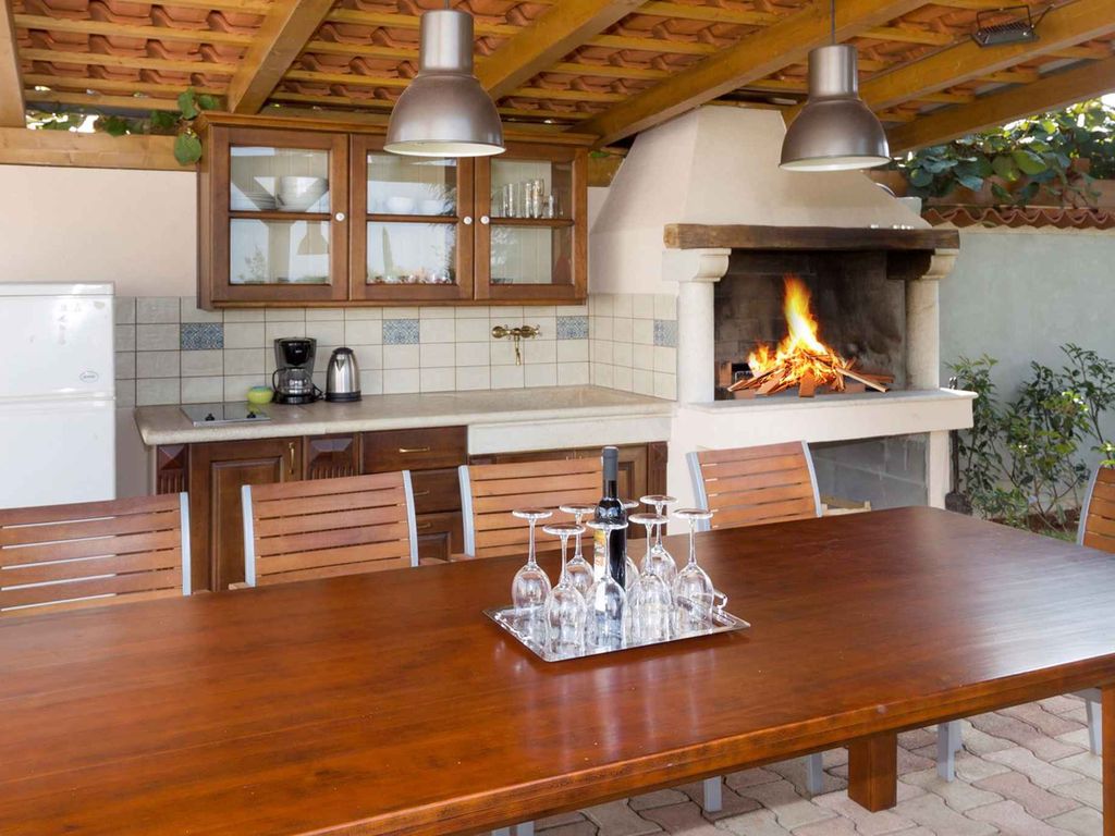 Villa mit privatem Pool in Strandnähe