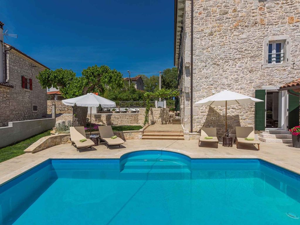 Ferienhaus mit Privatpool