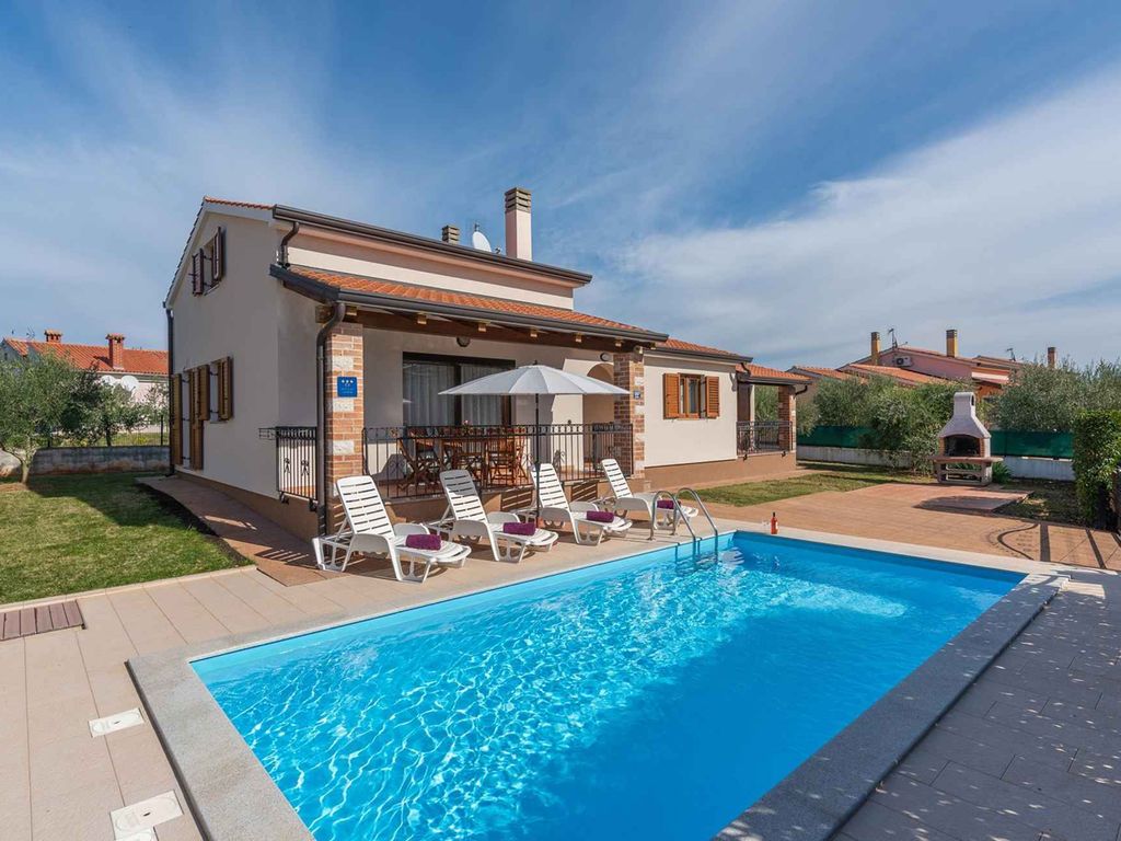 Villa mit Klimaanlage und Pool