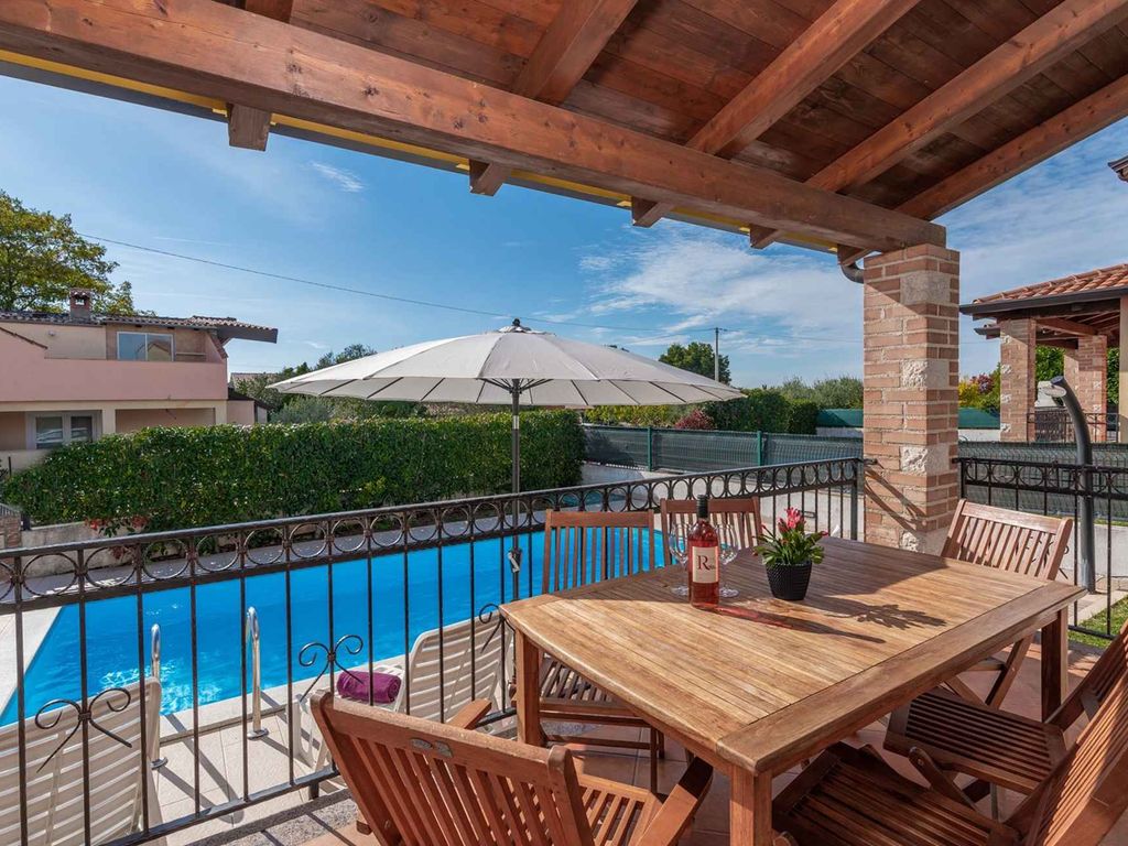 Villa mit Klimaanlage und Pool