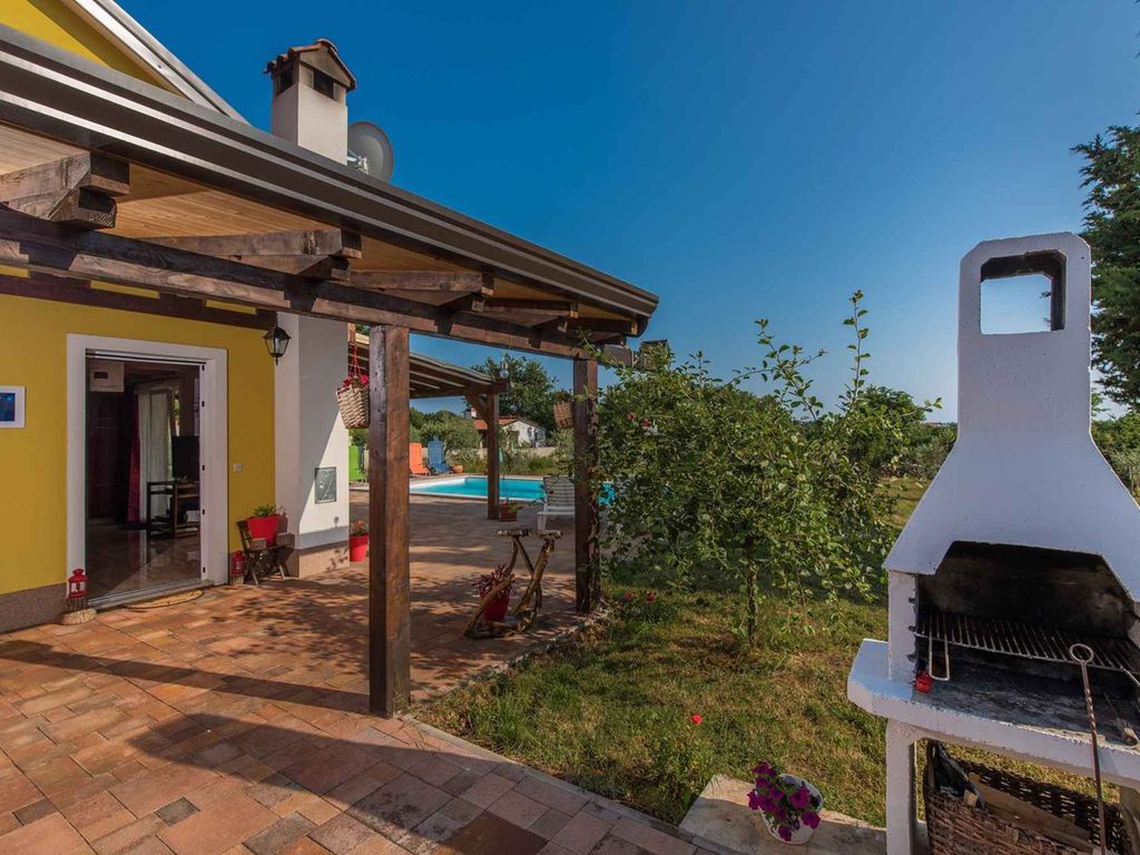Ferienhaus mit privatem, beheiztem Aussenpool