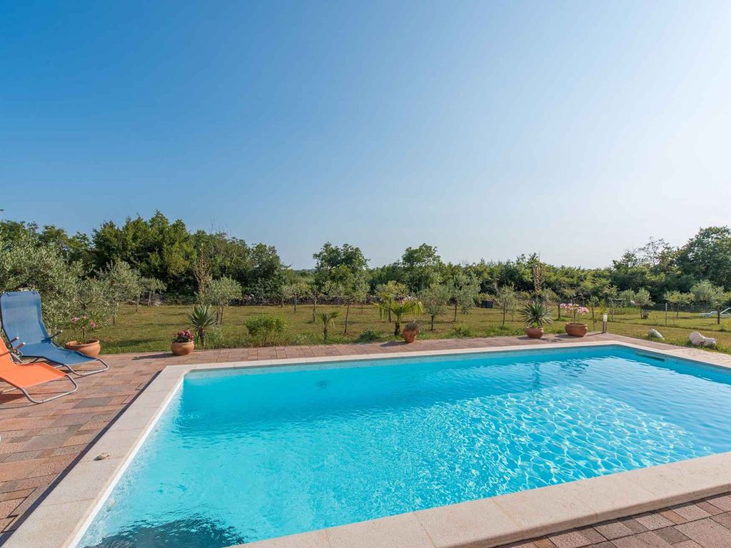 Ferienhaus mit privatem, beheiztem Aussenpool