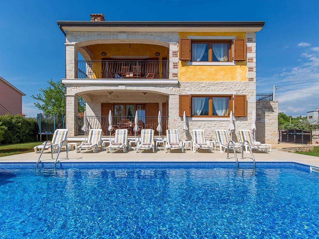 Villa mit Klimaanlage und Pool