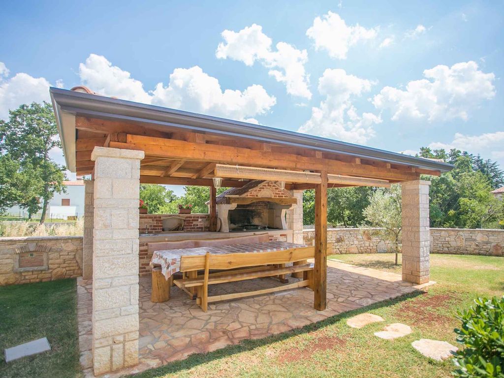 Villa mit Klimaanlage und Pool