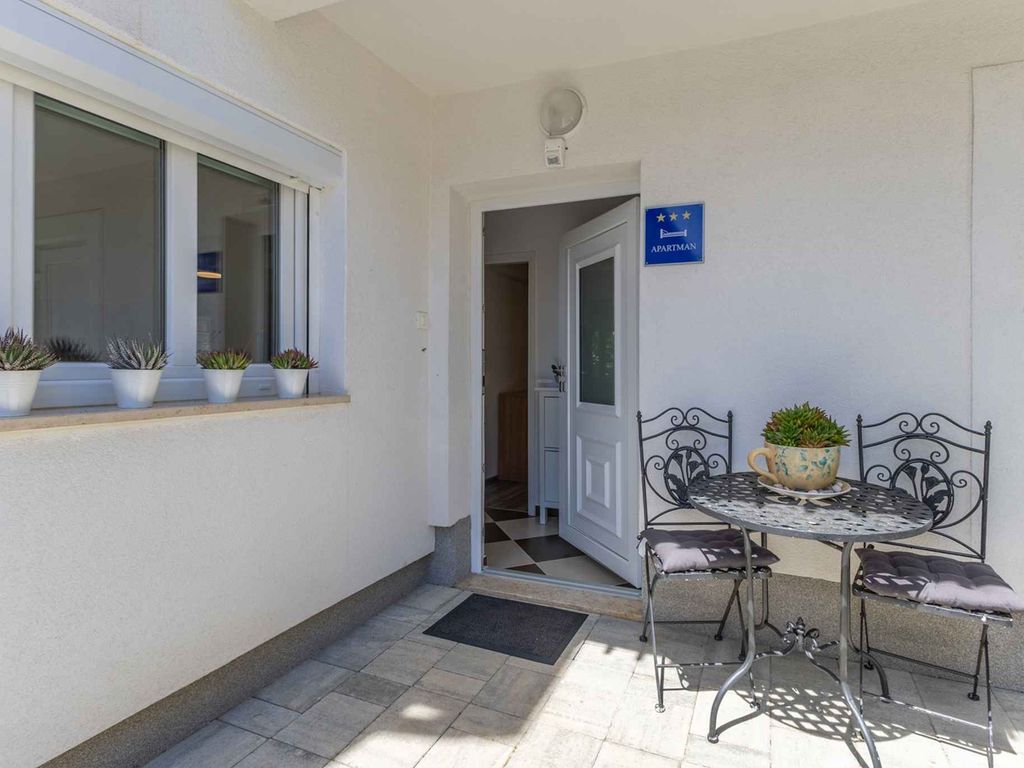 FerienWohnung mit Terasse