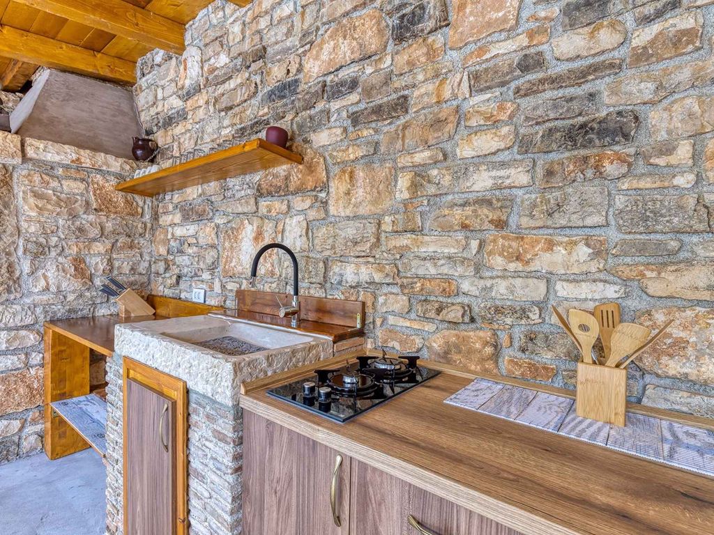 Villa mit Garten und Privatpool