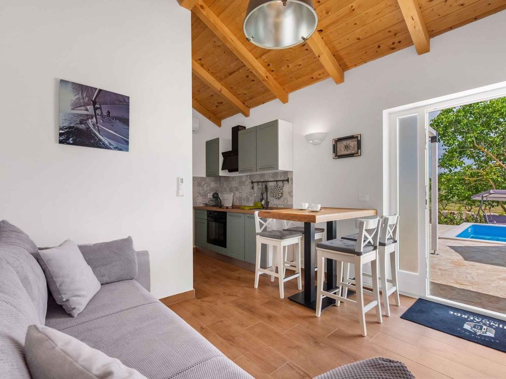 Ferienhaus mit privatem Pool, Garten und Grill