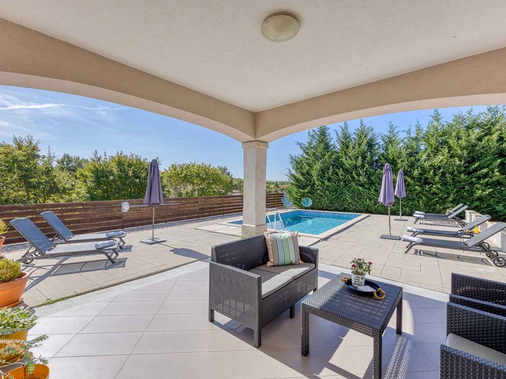 FerienHaus mit Pool