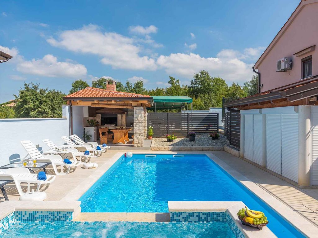 FerienWohnung mit Swimmingpool