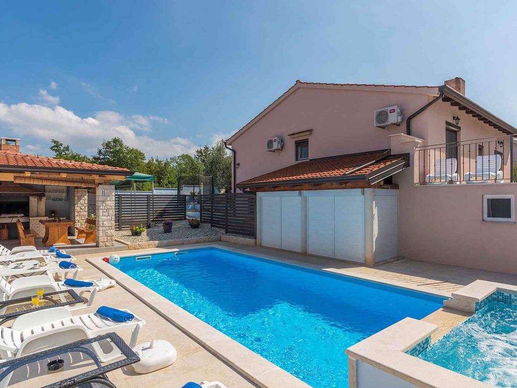 FerienWohnung mit Swimmingpool