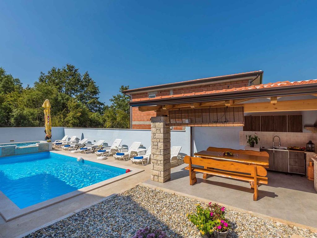 FerienWohnung mit Swimmingpool