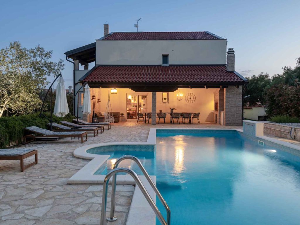 FerienHaus mit Pool