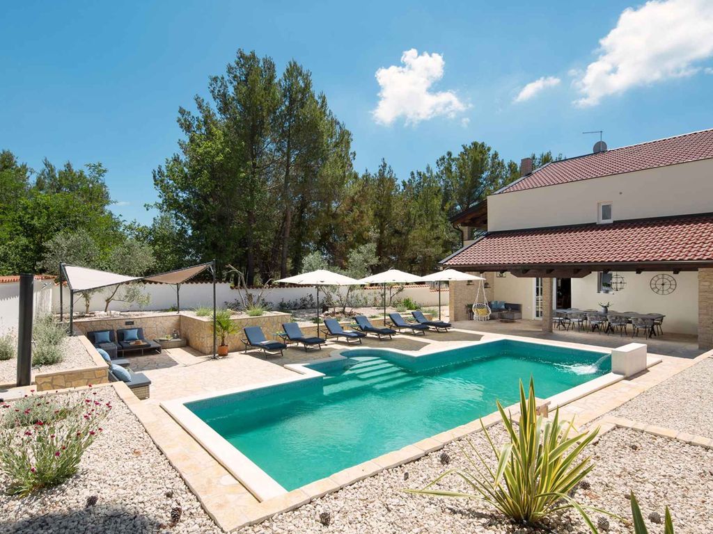 FerienHaus mit Pool
