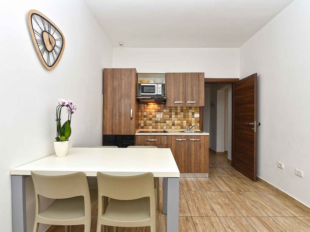 Ferienwohnung mit Klimaanlage und Außenpool