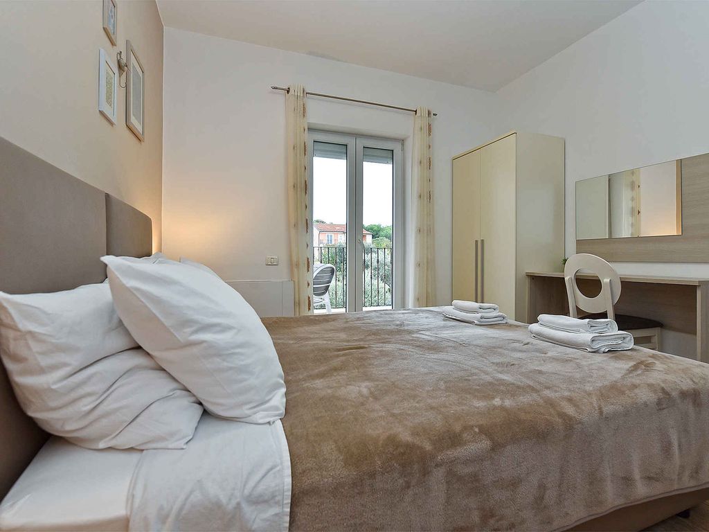 Ferienwohnung mit Klimaanlage und Außenpool