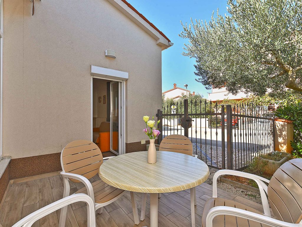 Ferienwohnung mit Terrasse und Klimaanlage