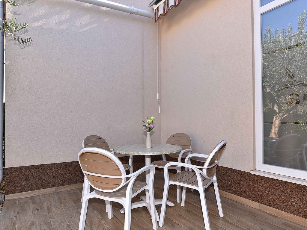 Ferienwohnung mit Terrasse und Klimaanlage