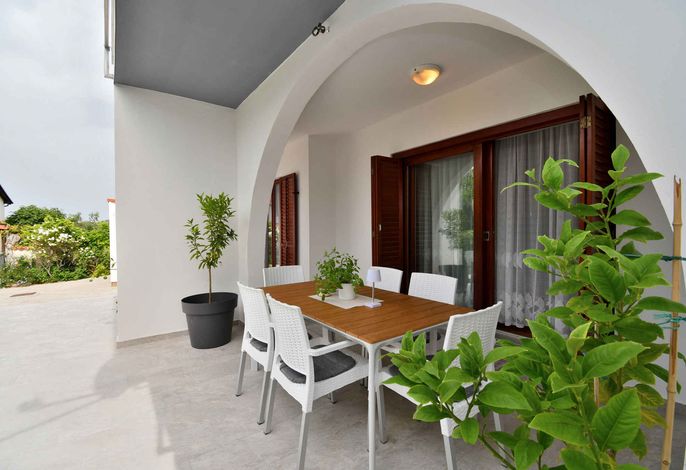 Ferienwohnung mit Terrasse und Klimaanlage – Foto 4