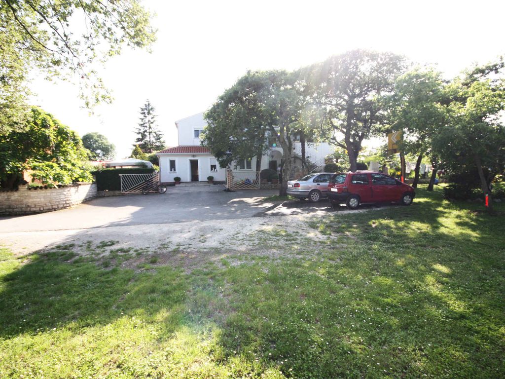 Ferienwohnung mit Terrasse und Jacuzzi