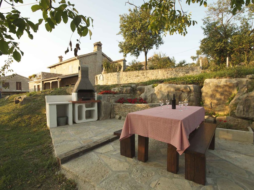 Ferienhaus in ruhiger Lage mit Pool