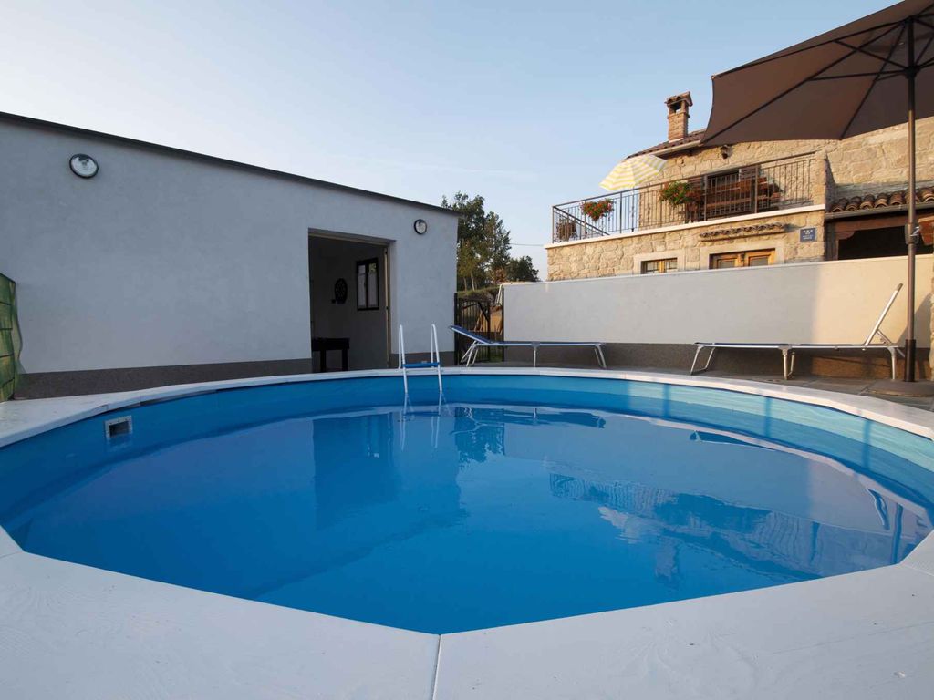 Ferienhaus in ruhiger Lage mit Pool