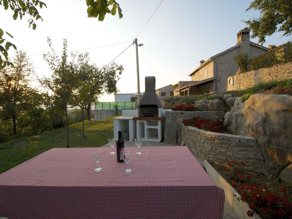 Ferienhaus in ruhiger Lage mit Pool