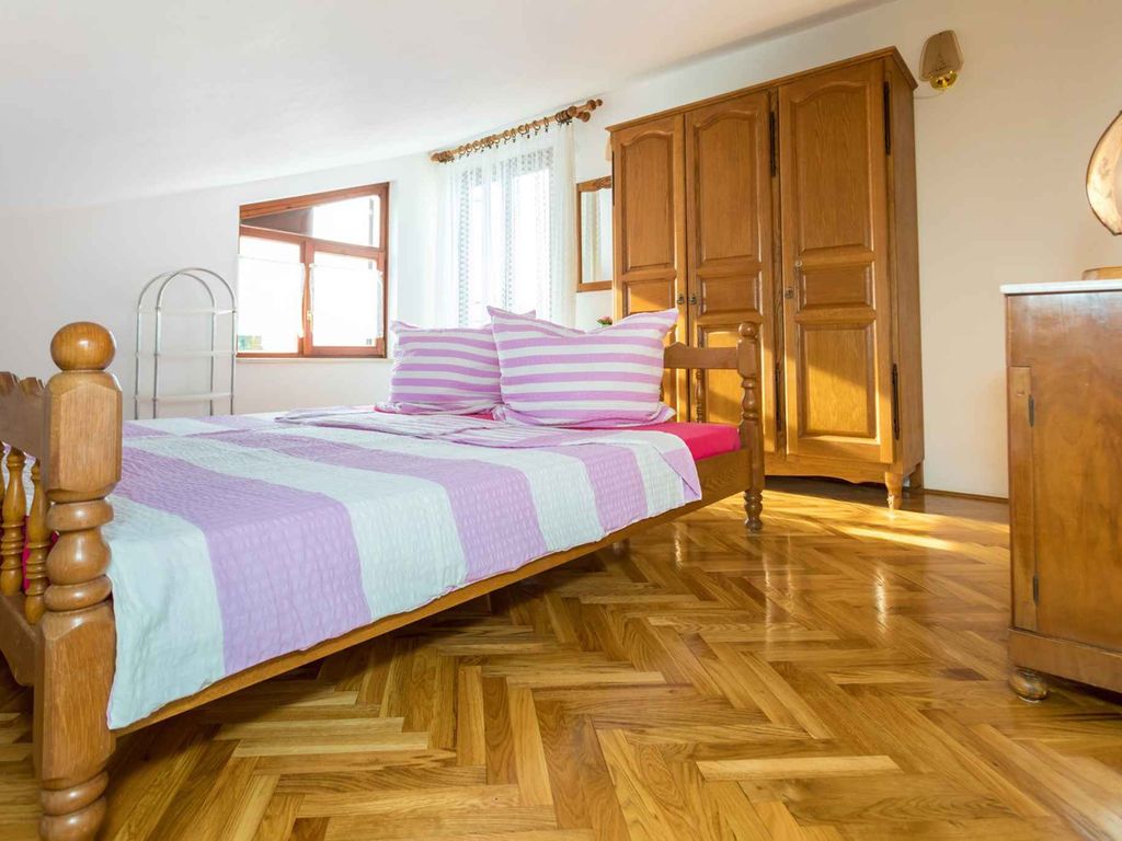 Ferienwohnung Apartment 50m from sea 2 Potkrovlje