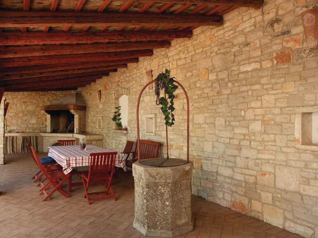 Villa mit Pool und Klimaanlage